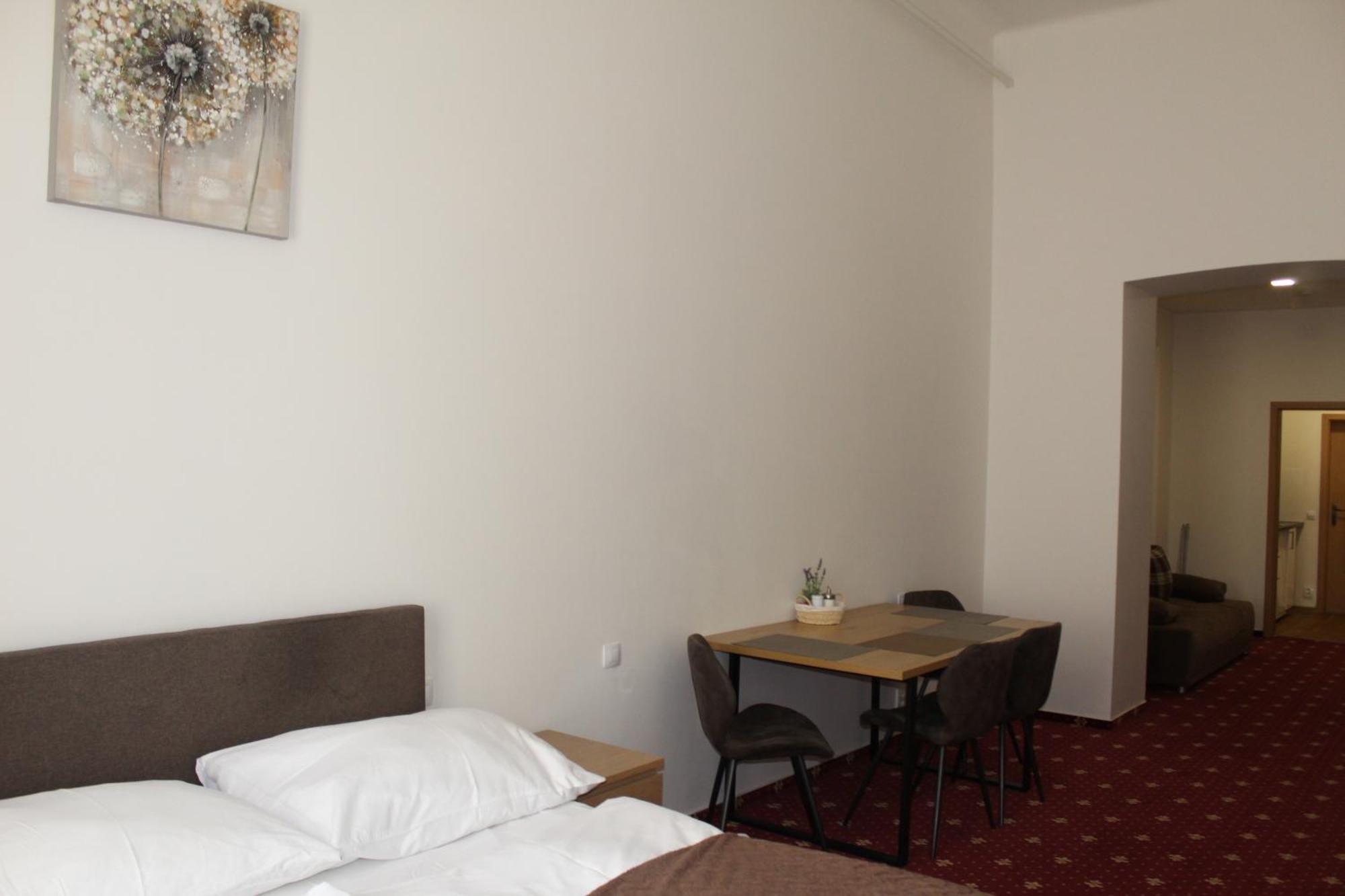 Sokolska Apartamento Praga Exterior foto